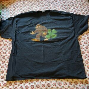 Bigfoot St Patrick’s Day Shamrock Graphic Tshirt size 3XL unisex
